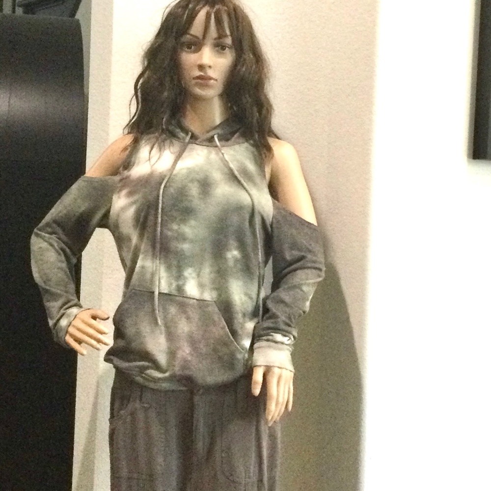Tie-dye shoulder cut-out hoodie